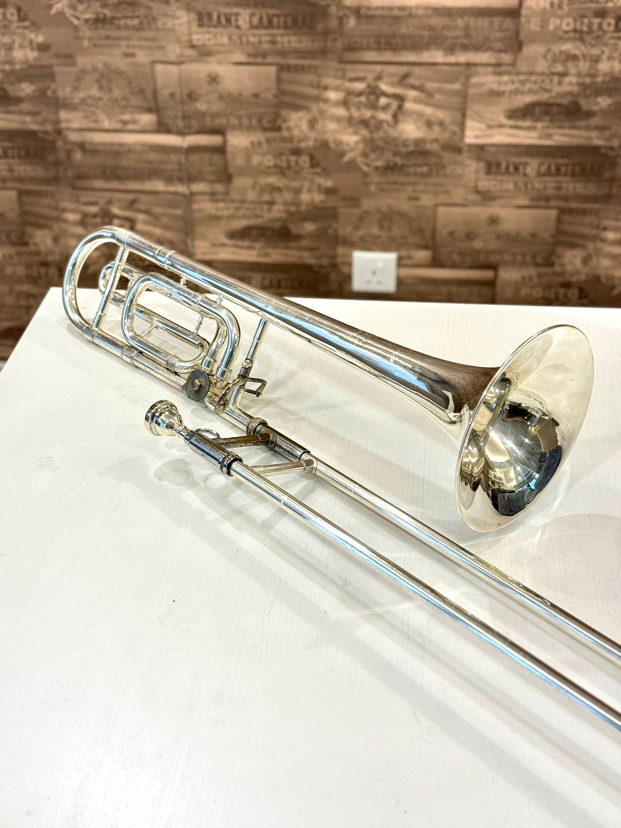Bach TB200B Bb/F Tenor Trombone - image 4