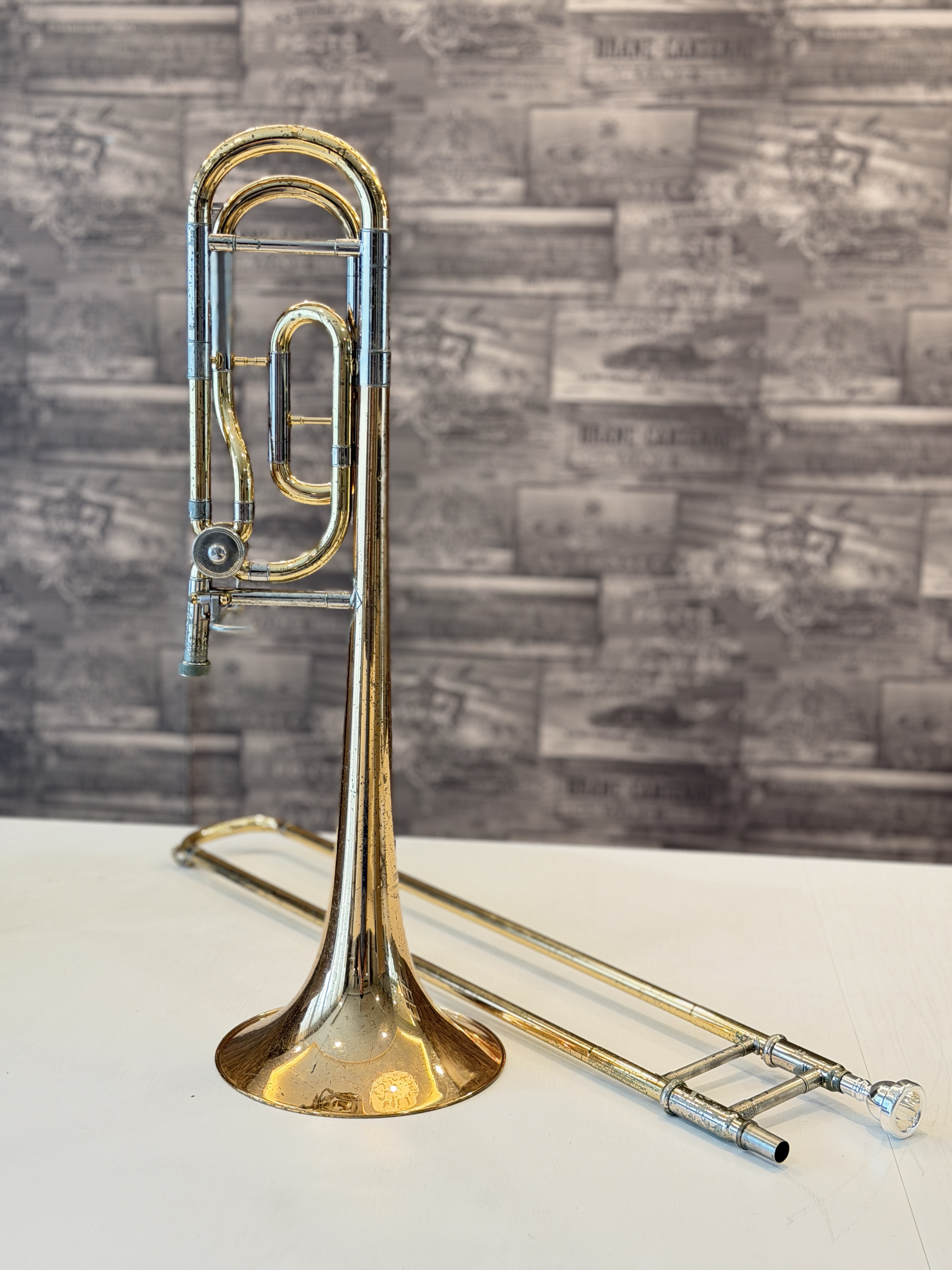 Yamaha YSL-682G Bb/F Tenor Trombone - image 2
